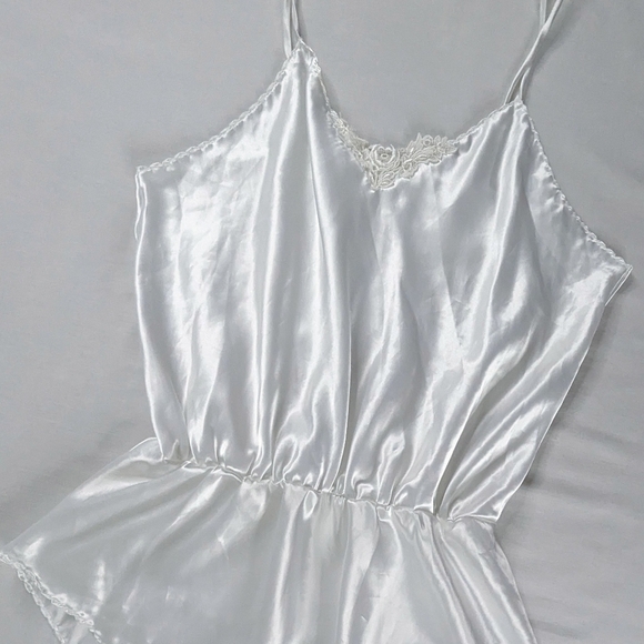 VTG White Lace Trim Satin Teddy Cinch Waist Romper - Picture 4 of 10